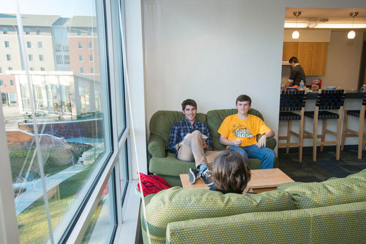 Mason students in a lounge